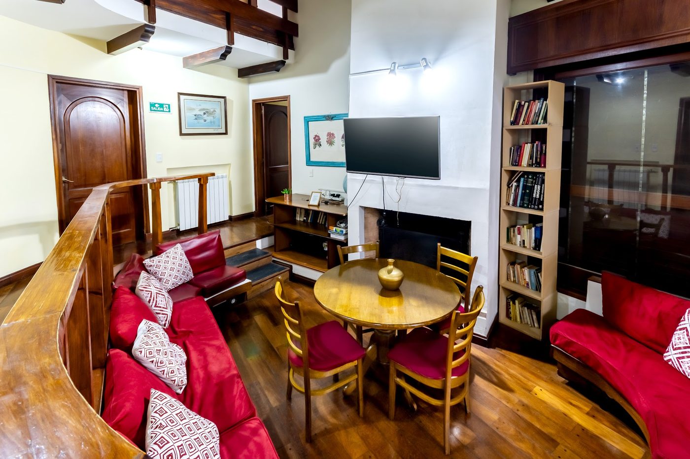 Estar con hogar y biblioteca