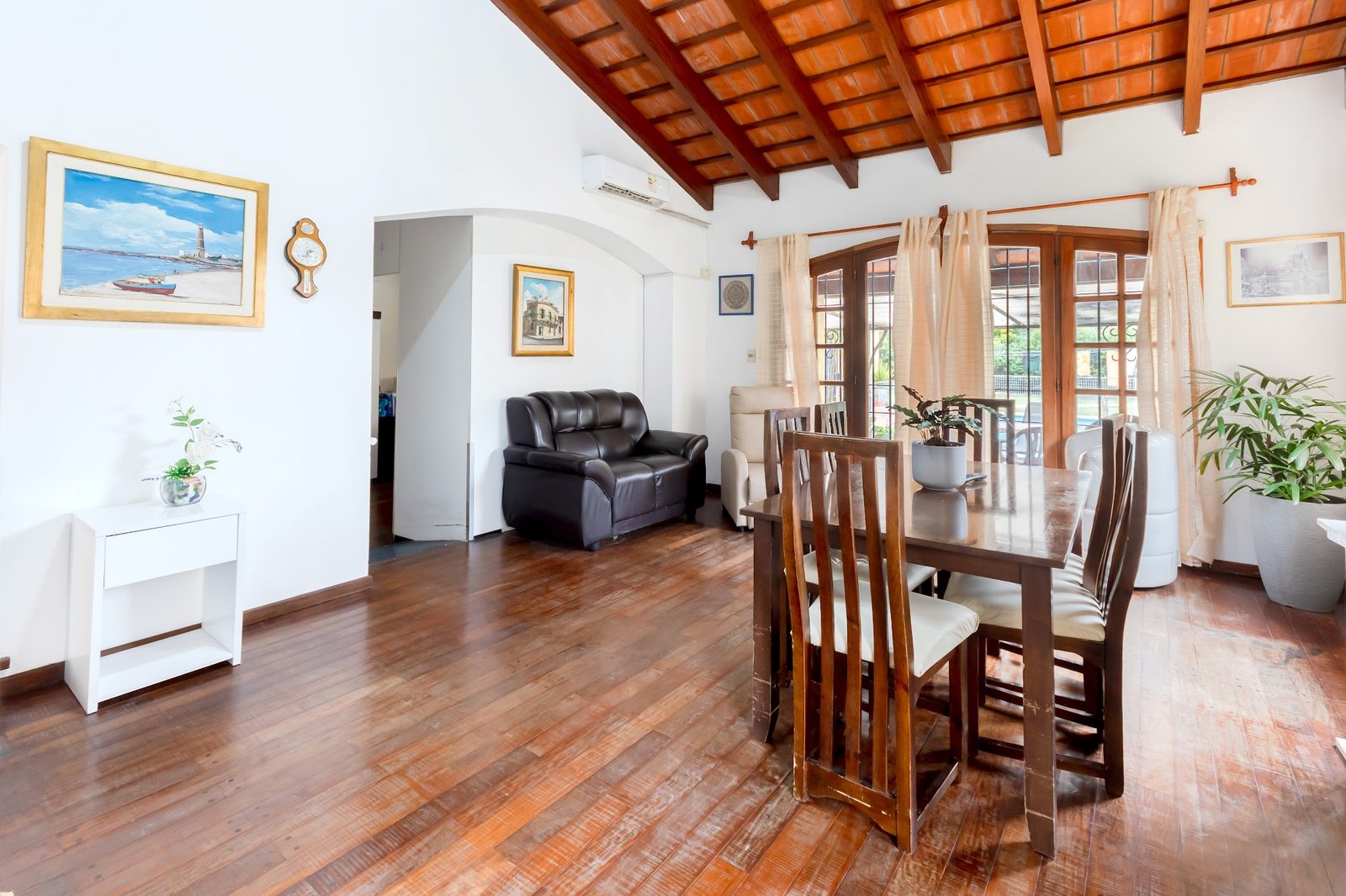 Living con hogar de Mahatma En Compañía