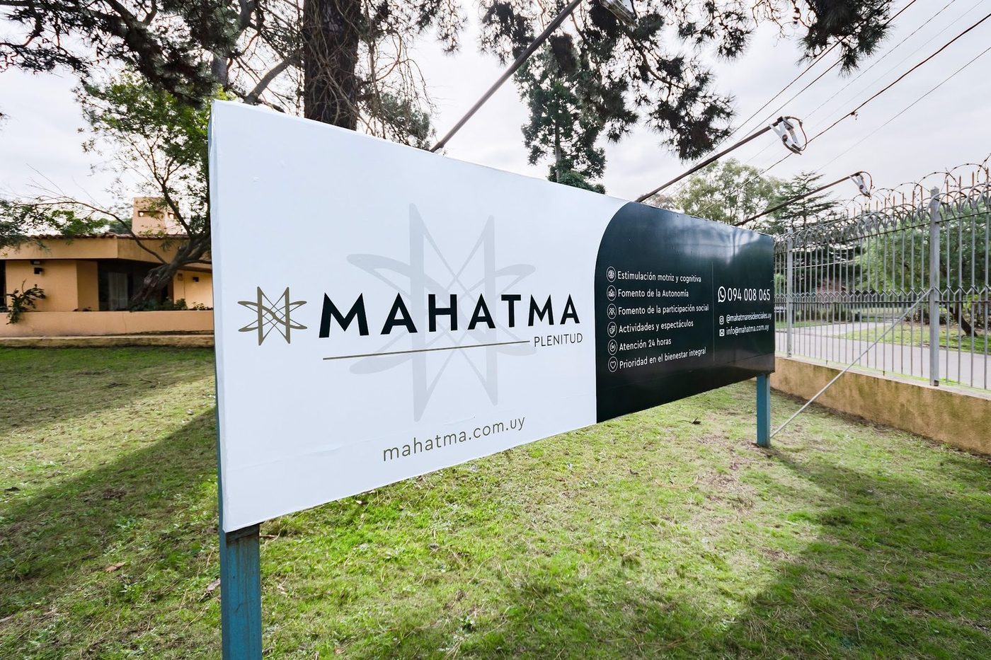 Cartel de entrada de Mahatma Plenitud